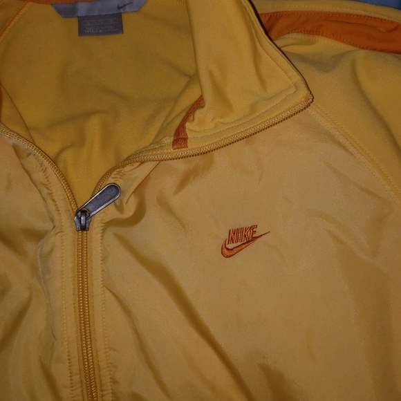 Nike track athletic jacket xl - Picture 3 of 3